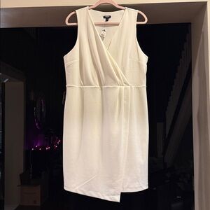 NWT women’s Express White Sleeveless Dress